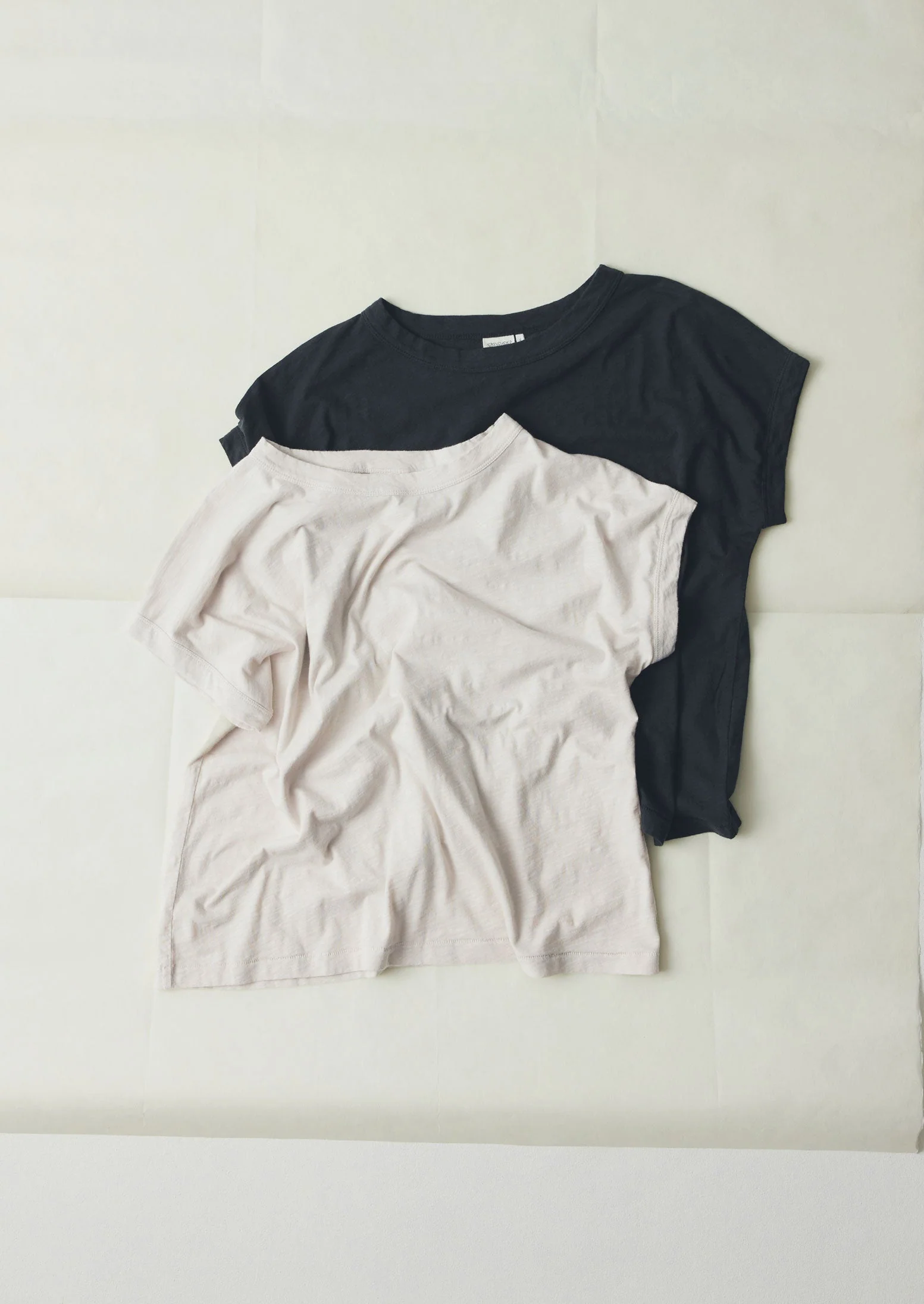 Alda Cotton Easy Tee | Coal - Image 5