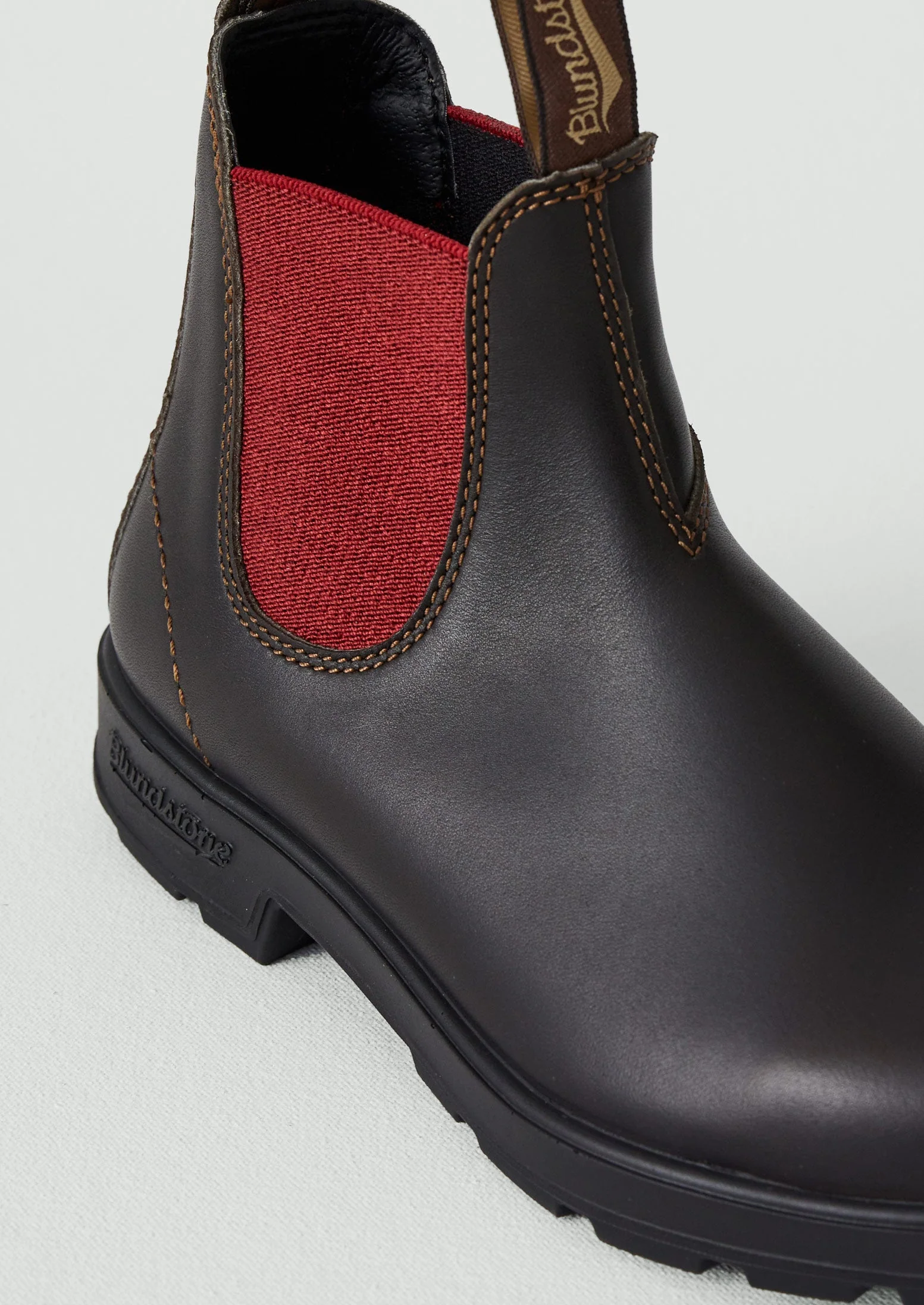 Blundstone Originals Leather Chelsea Boots | Brown/Crimson - Image 4