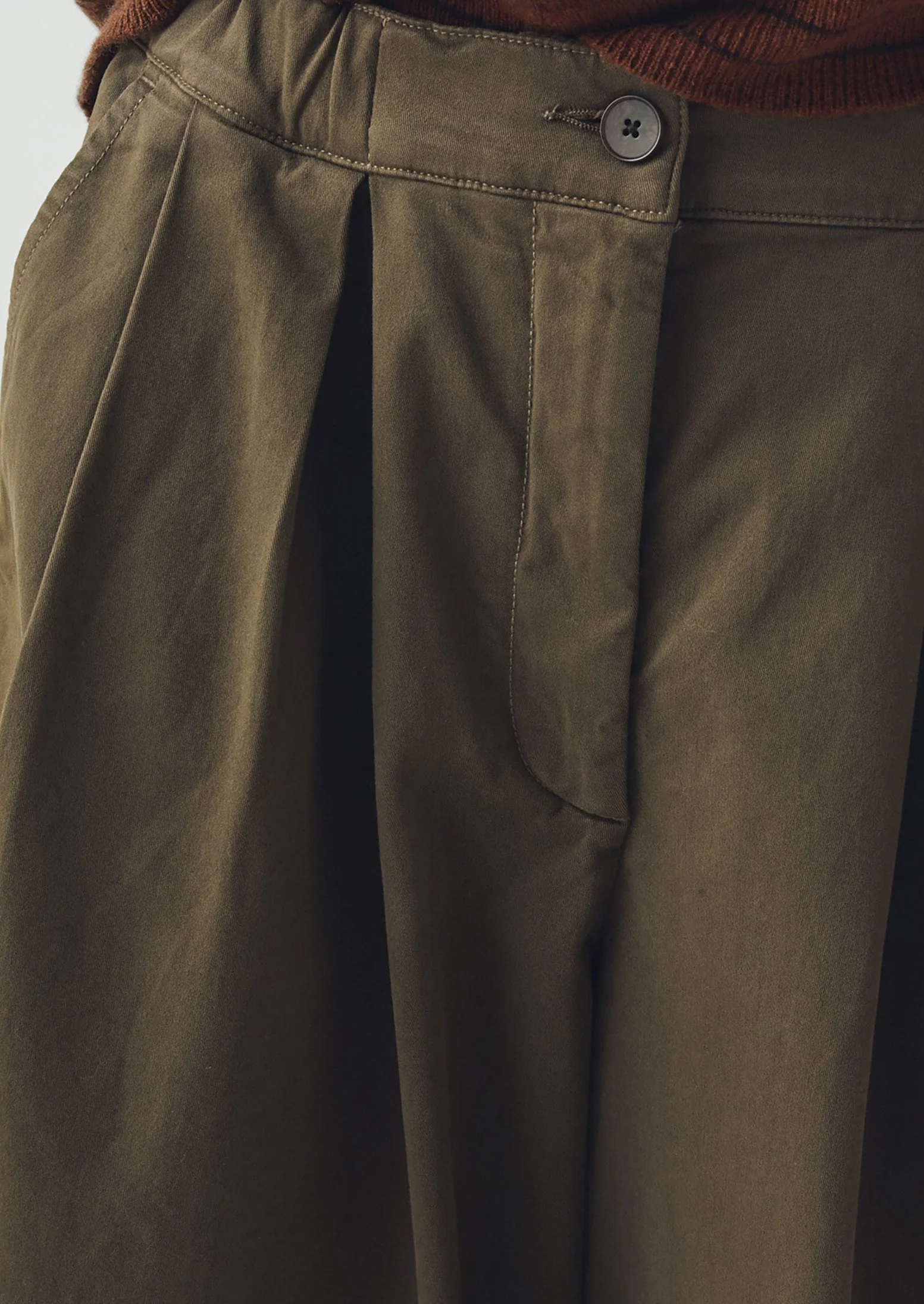 Carys Cotton Wide Leg Trousers | Deep Khaki - Image 4
