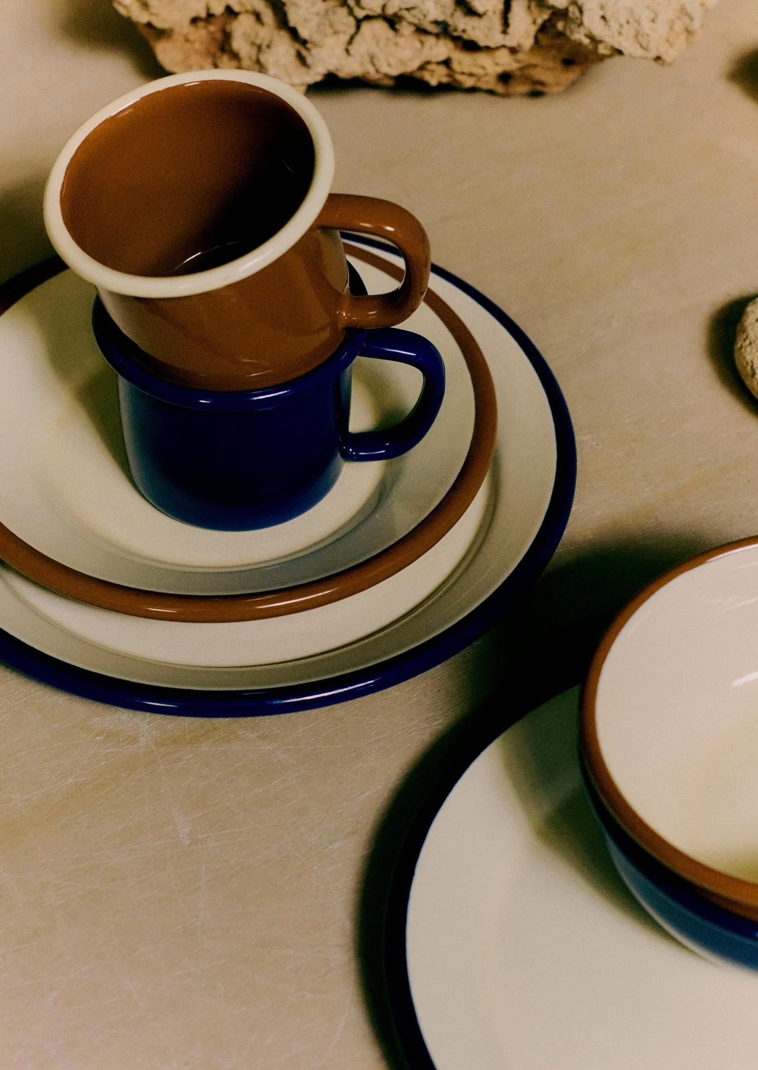 Contrast Rim Enamel Mug | Cumin/Cream - Image 2