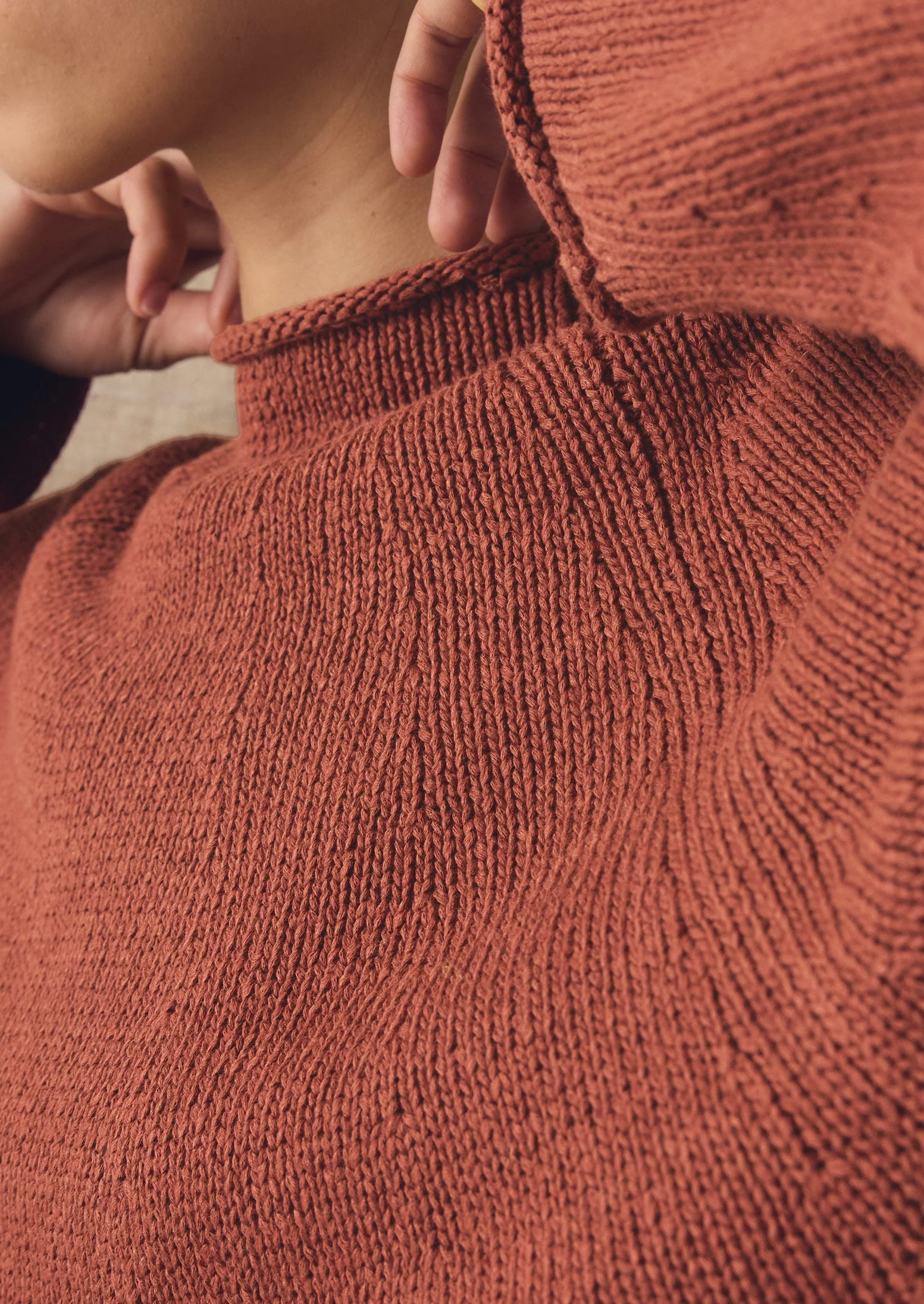 Cotton Linen Easy Sweater | Red Pitaya - Image 3