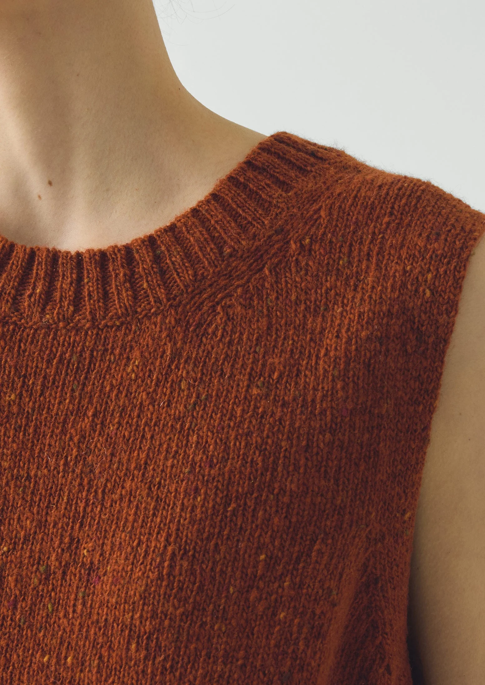 Donegal Merino Tank | Rust - Image 4