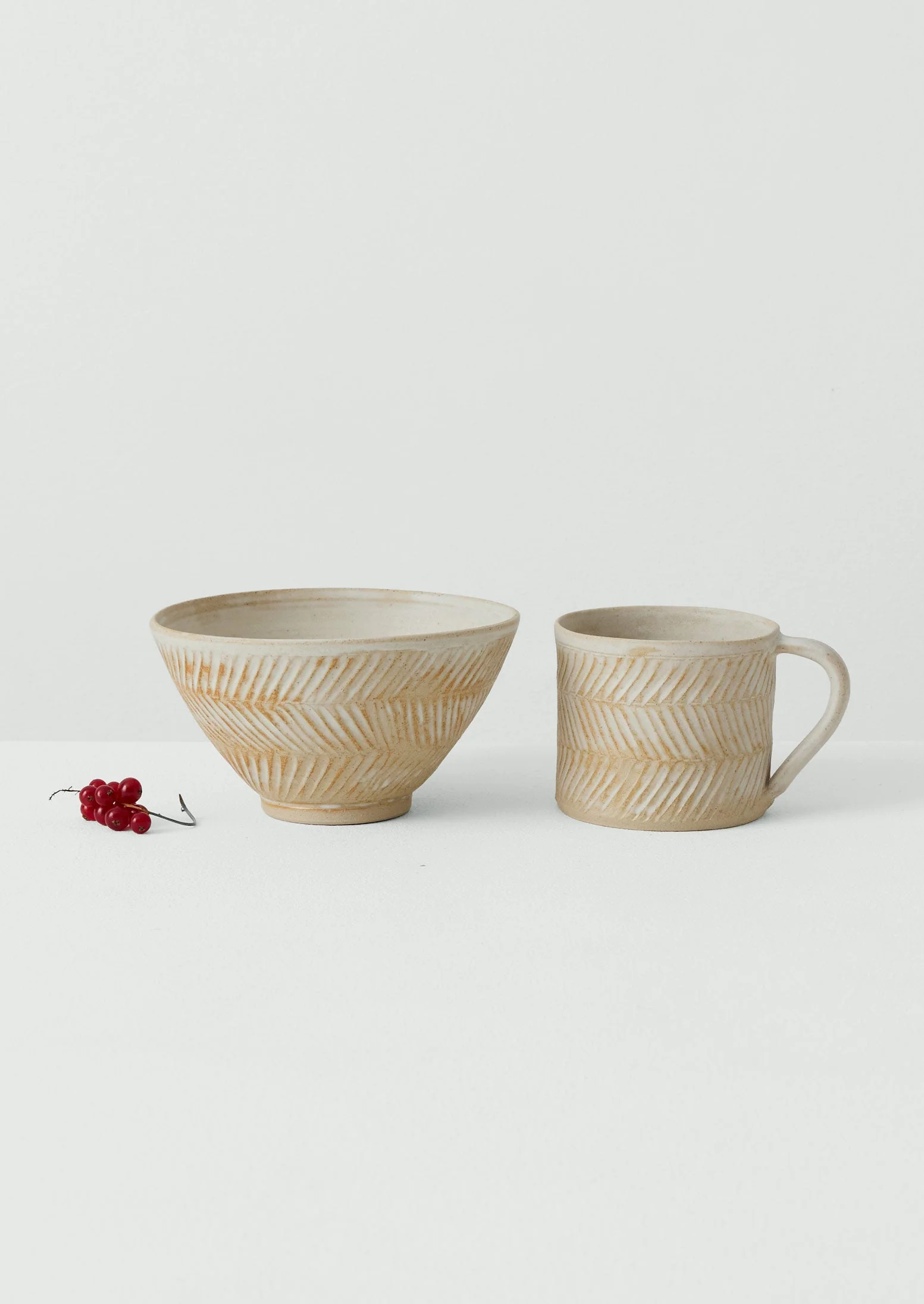 Elke Lucas Carved Mug | Cream - Image 3