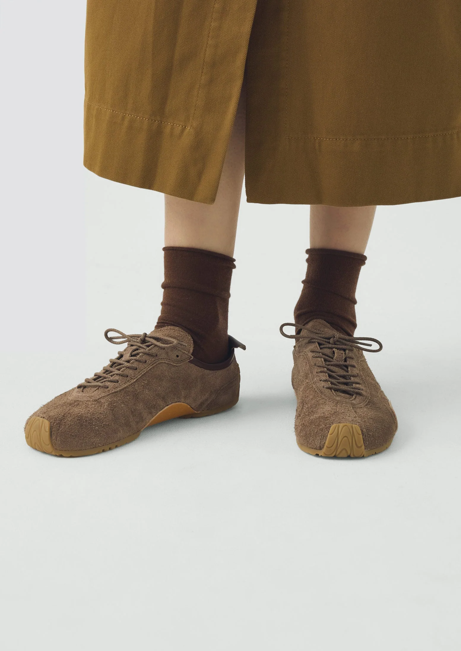 Fine Cotton Cashmere Socks | Chocolate - Image 2