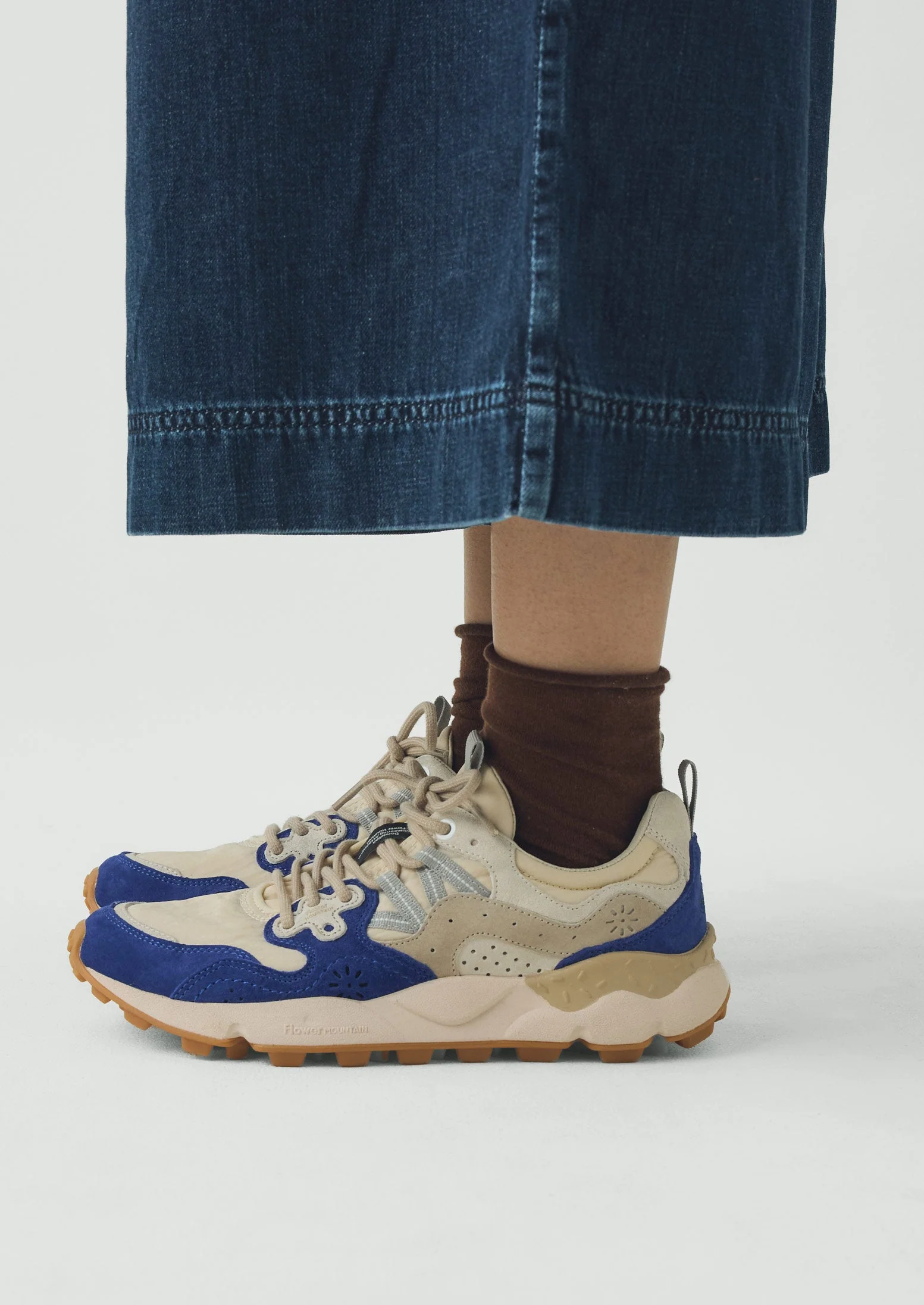 Fine Cotton Cashmere Socks | Chocolate - Image 3