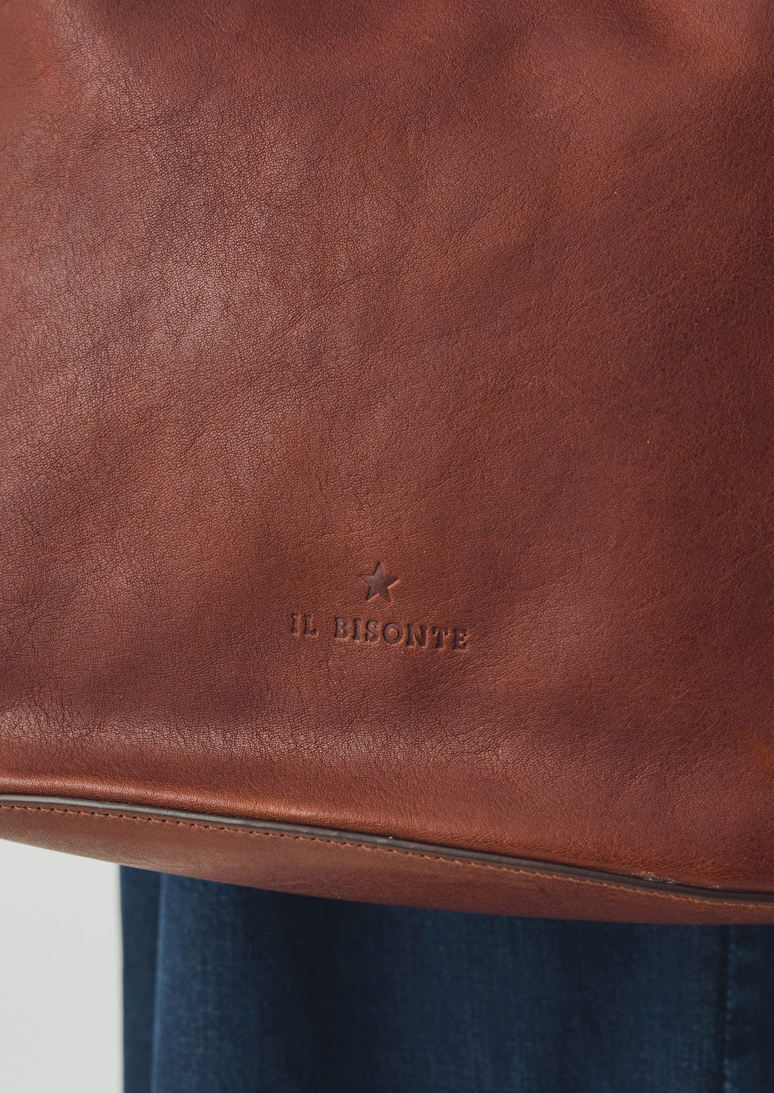 Il Bisonte Leather Bucket Bag | Sepia - Image 5