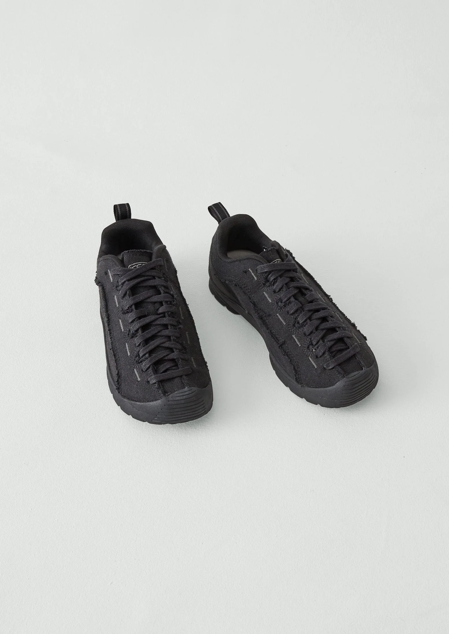 Keen Jasper Split Canvas Trainers | Black