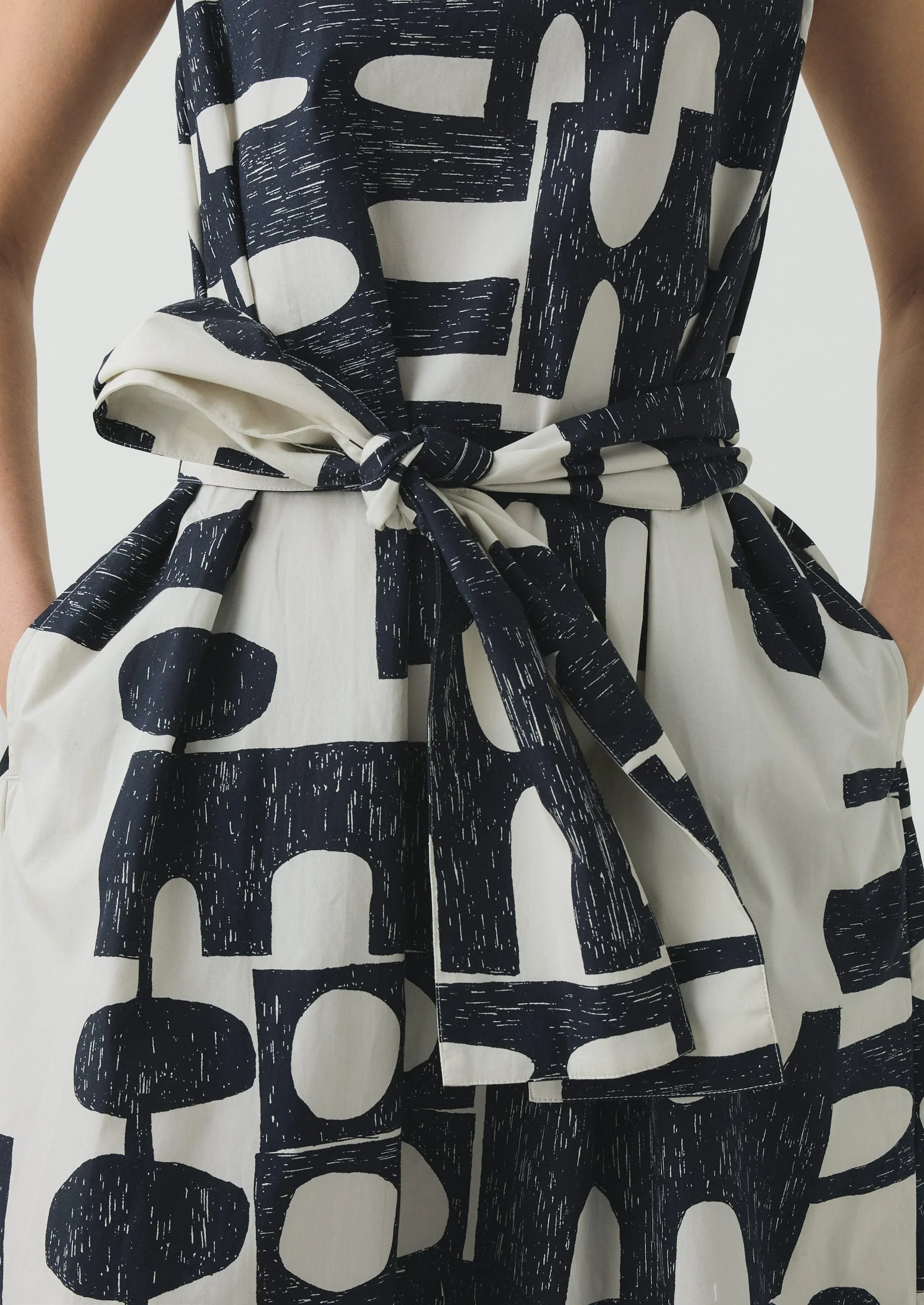 Large Totem Print Poplin Dress | Ink/Dove - Image 6