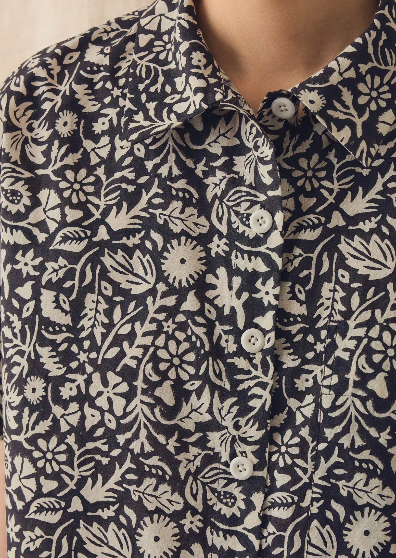Lore Block Print Short Sleeve Shirt | Dark Coffee/Warm Ecru - Image 4
