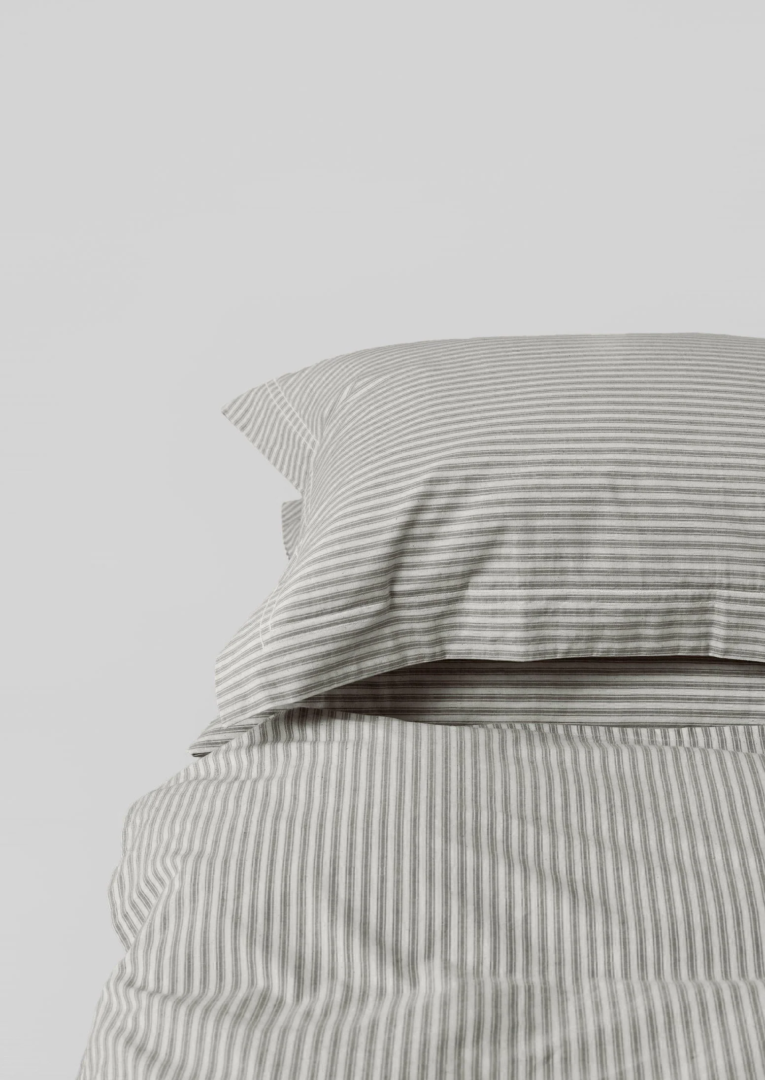 Ticking Stripe Cotton Oxford Pillowcase | Ecru/Graphite - Image 2