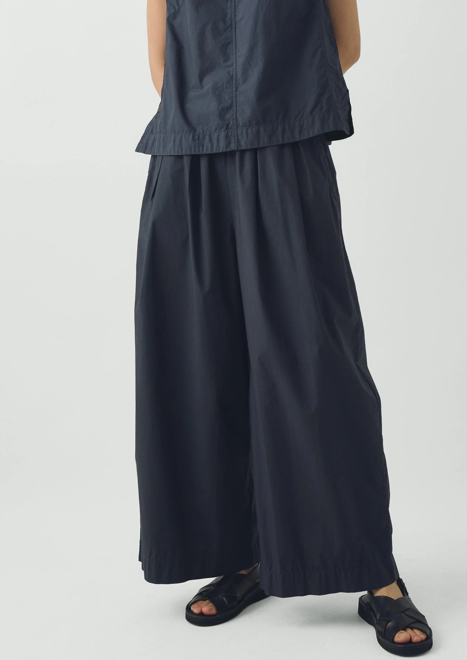 Pleated Pull On Cotton Poplin Trousers | Slate - Image 2