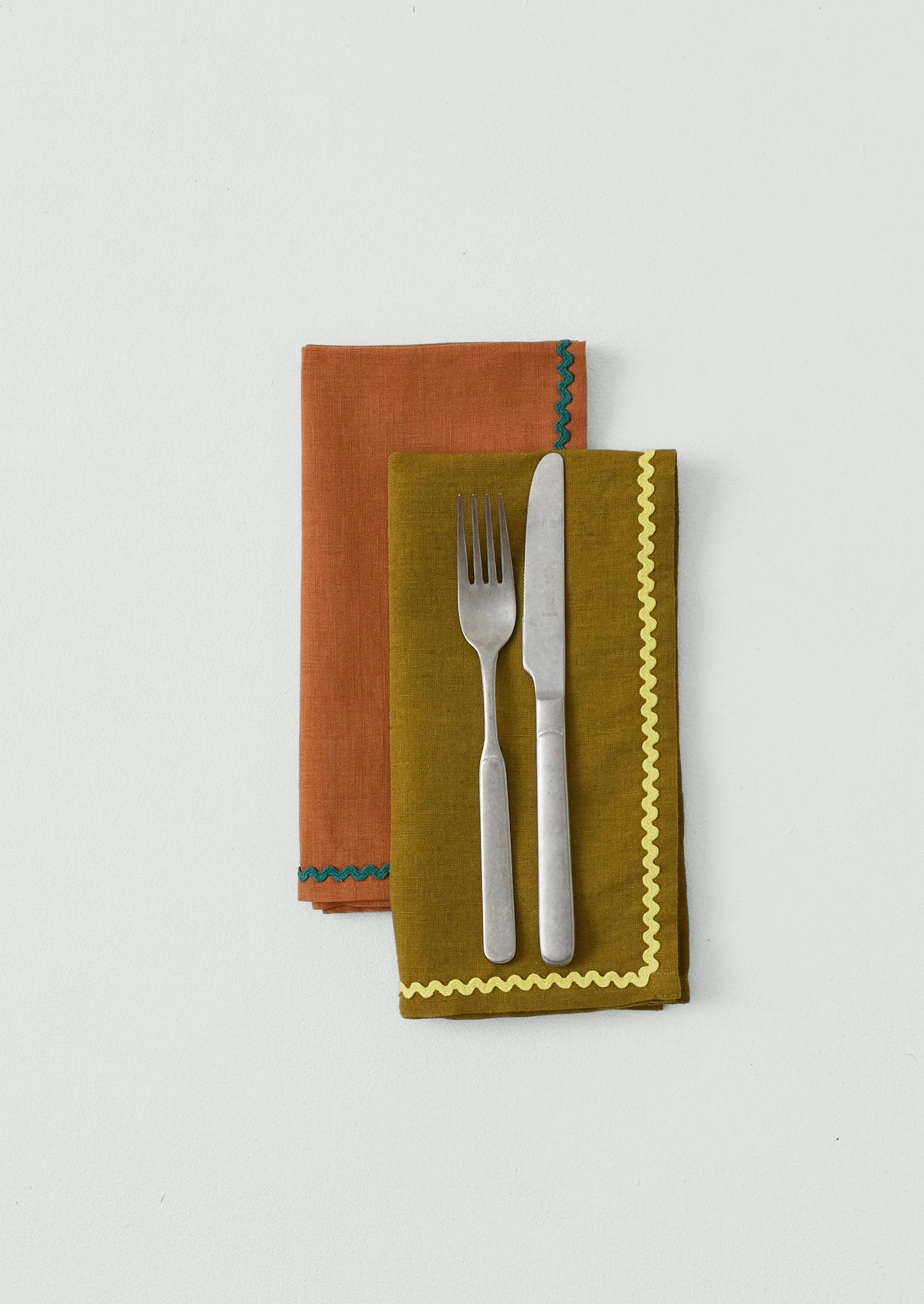 Ric Rac Border Cotton Linen Napkin | Olive/Mimosa - Image 3