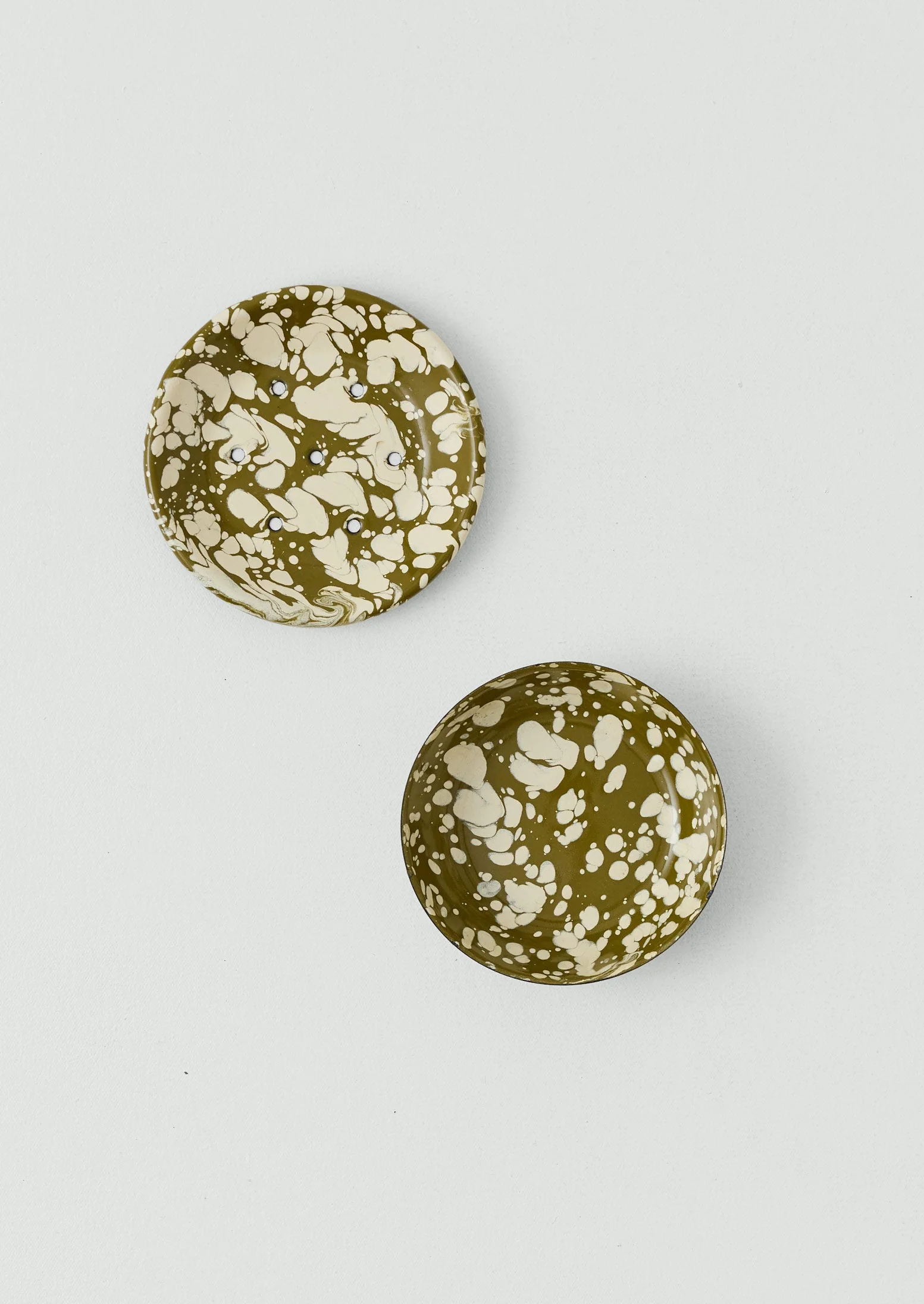 Splatter Enamel Soap Dish | Olive/Ecru - Image 3
