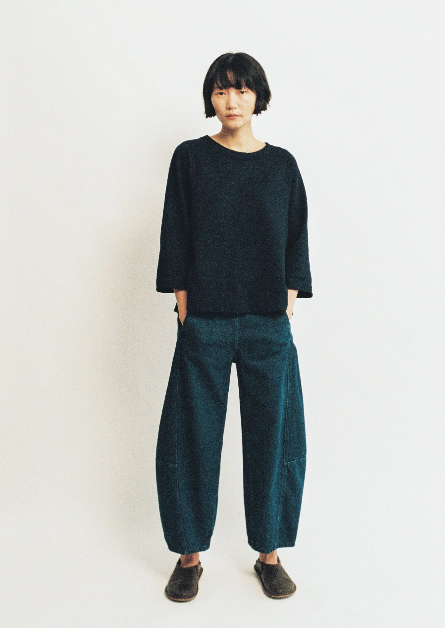 Twisted Seam Cotton Linen Denim Trousers | Indigo - Image 3