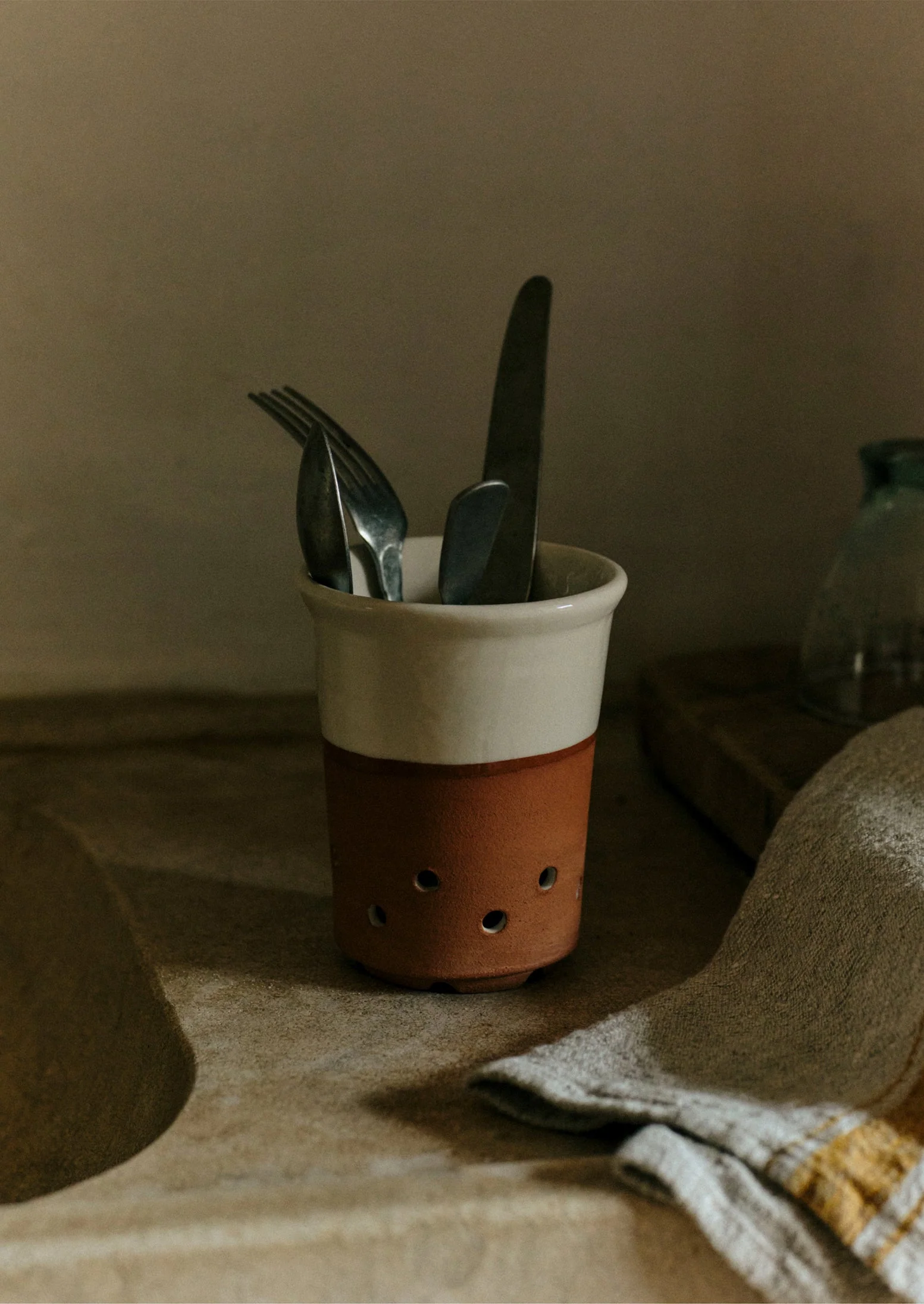 Willow Pottery Cutlery Drainer | Terracotta/Ecru - Image 2
