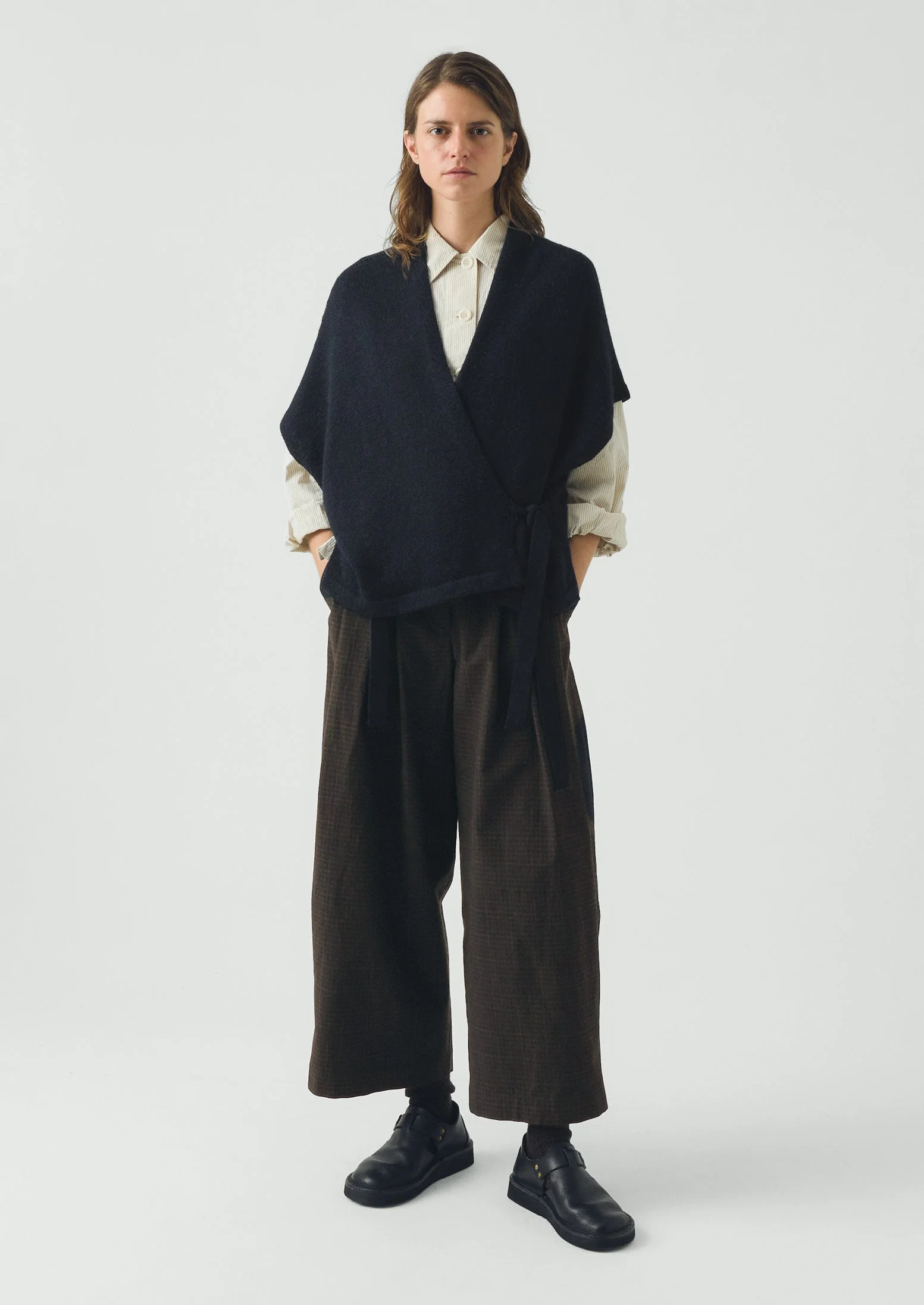 Wool Alpaca Knitted Wrap | Navy - Image 3