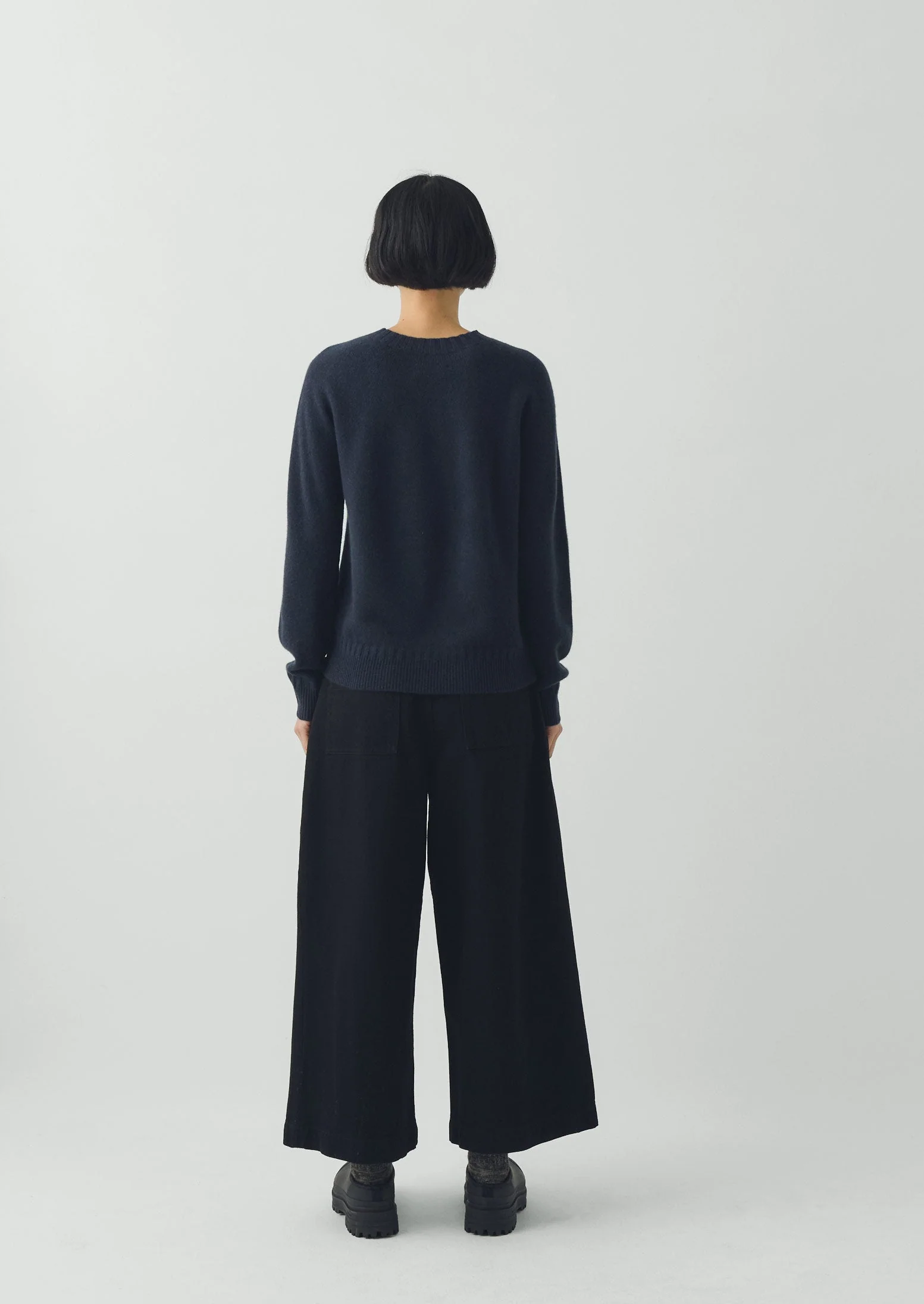 Wool Cashmere Crew Neck Sweater | Dark Navy - Image 4