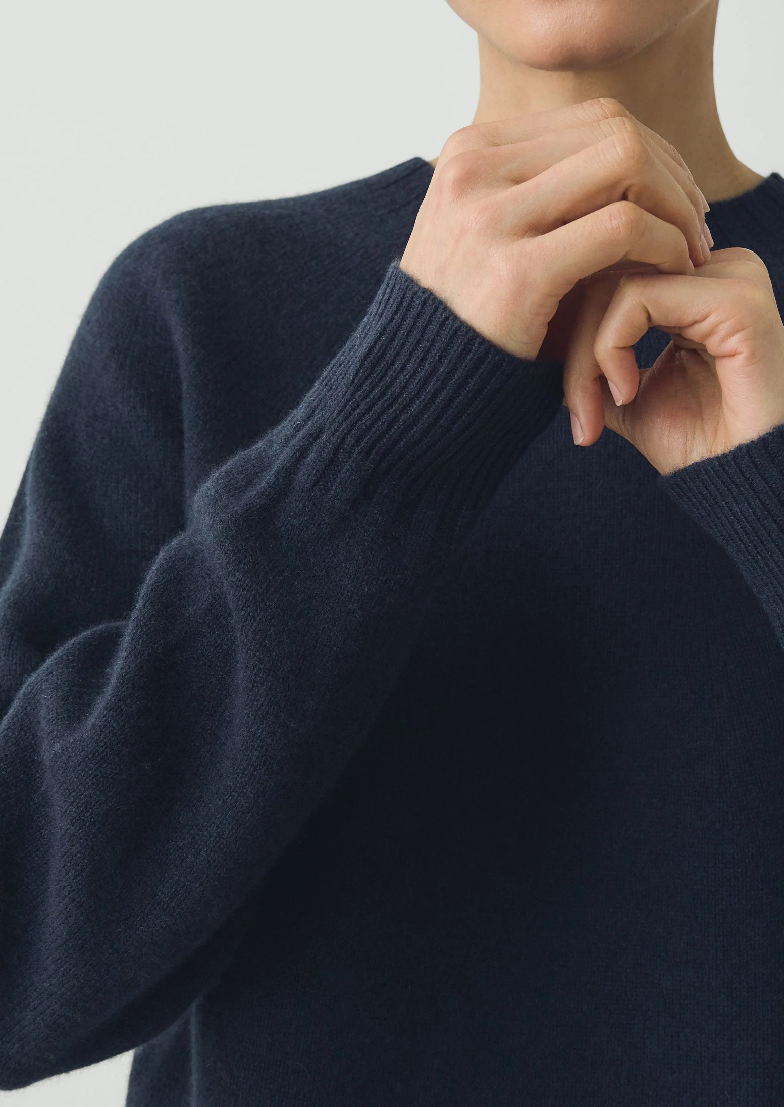 Wool Cashmere Crew Neck Sweater | Dark Navy - Image 5